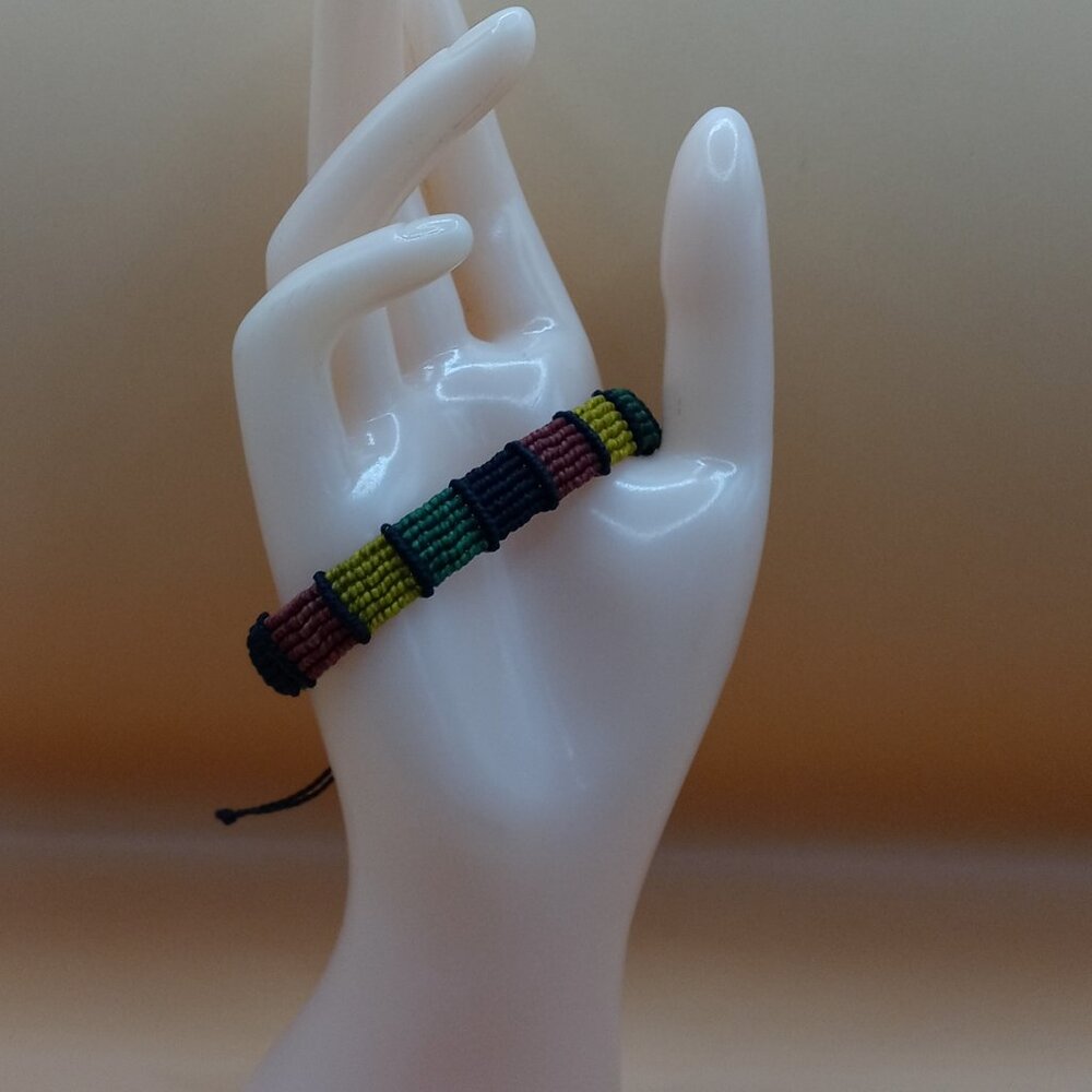 Andean Handmade Macramé Thread Bracelet with Square Design